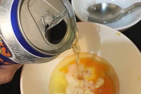 Tết nhà ai cũng có bia, hãy tận dụng thoa lên mặt theo cách này, mụn bay sạch, da láng mịn khiến ai cũng mê
