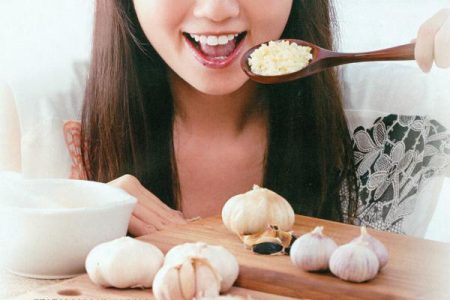 10 công dụng thần kỳ của tỏi đối với sức khỏe con người