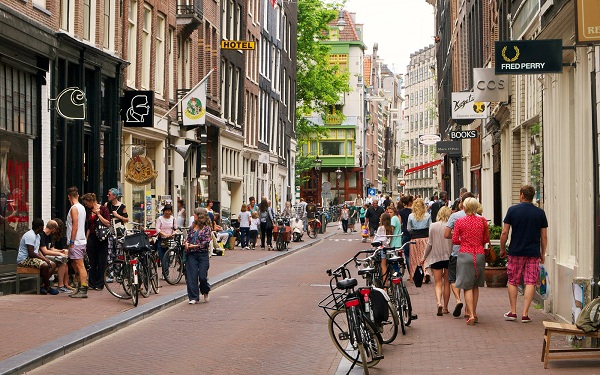 Top 10 thành phố đi shopping lý tưởng nhất châu Âu 1
