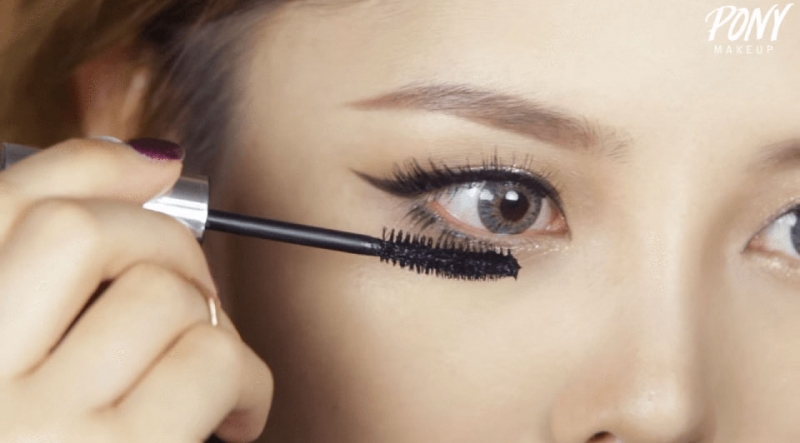 Top 10 lỗi mắc phải khi sử dụng mascara các nàng nên tránh 7