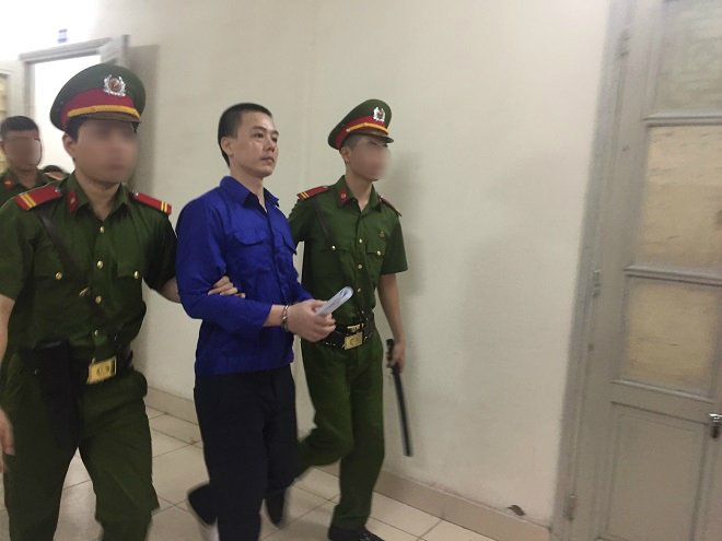 Hà Nội: Cao Mạnh Hùng dâm ô bé gái 8 tuổi với án phạt "không tưởng" mẹ bật khóc chạy theo 1