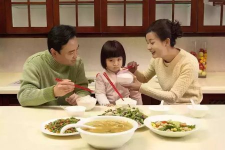 10 ‘căn bệnh quái đản’ và chuyện ngược đời trong cách dạy trẻ ở Việt Nam